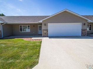 207 W 5th St UNIT 103, Hartford, SD 57033