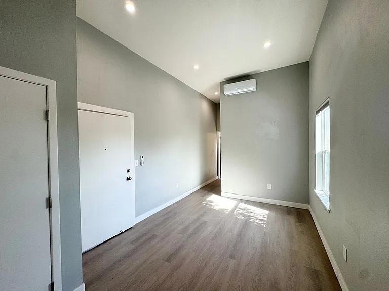 123 S K St — Photo 5