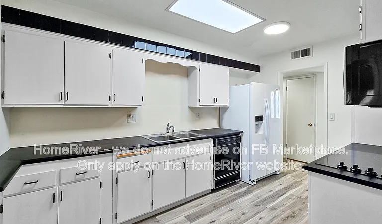 10828 W Crosby Dr — Photo 4