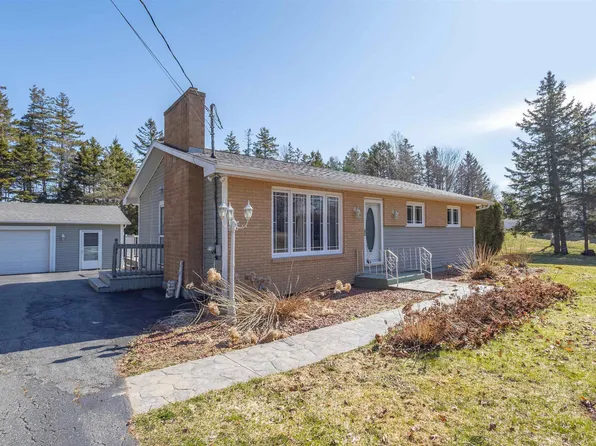 79 Floral Heights Dr, Cape Breton, NS B1L 1G9