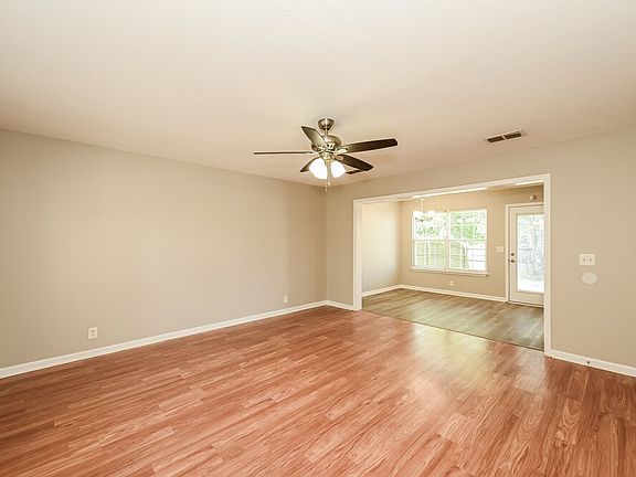 4th image of 843 Kanatak Ln