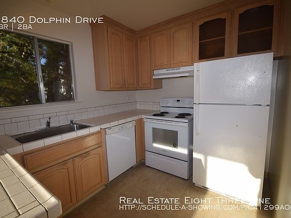 2nd image of 1840 Dolphin Dr