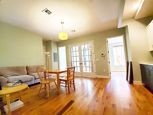 Rented by Rentall Group Inc | media 2