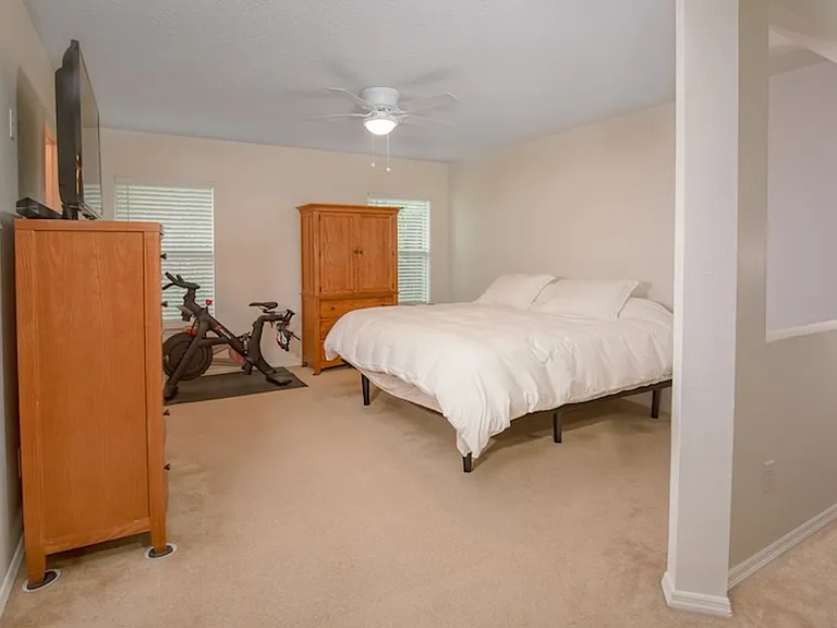 2527 Eisner Dr — Photo 20