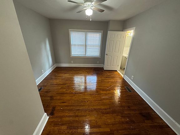 3rd image of 206 S Summit St
