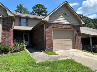 5492 Robmont Dr, Fayetteville, NC 28306