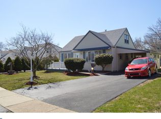 216 Upland Rd, Brookhaven, PA 19015