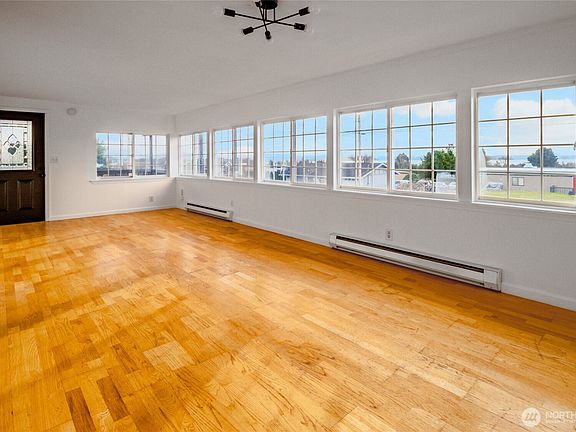 4th image of 8471 Willow Way