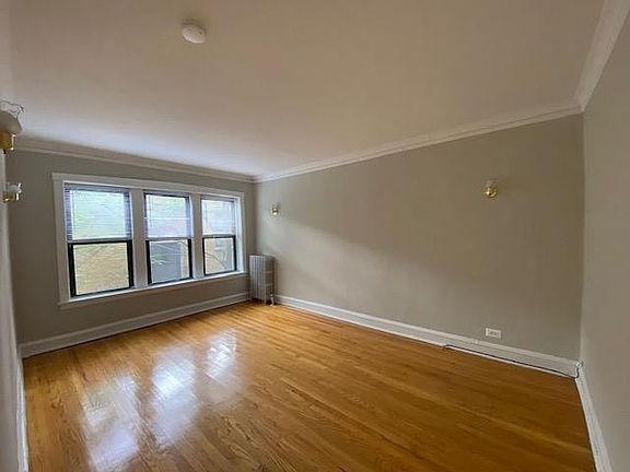 5th image of 2755 N Kostner Ave #1B-1Ba