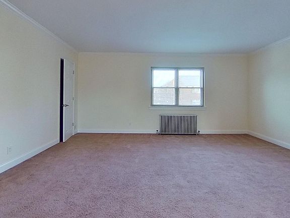 3rd image of 441 463rd Blvd #10