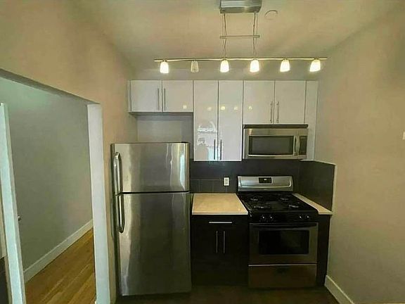 3rd image of 21 W 131st St APT 1F