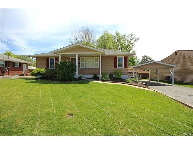 217 Ladd St photo 1