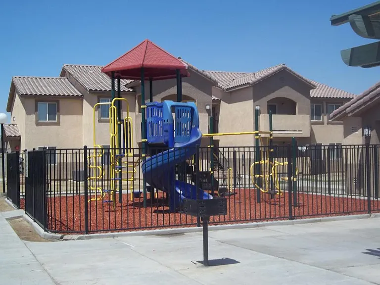 Westmorland Family Apartments — Photo 4