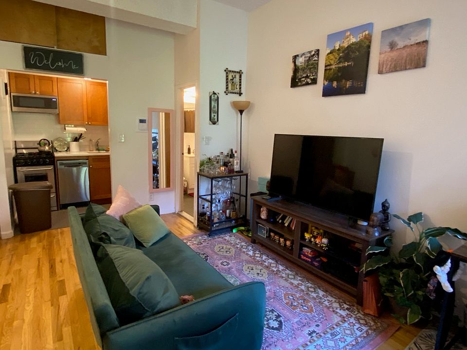 2nd image of 89 Bleecker St APT 5G