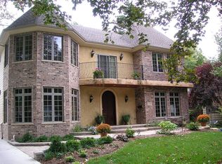 710 N Wright St, Naperville, IL 60563