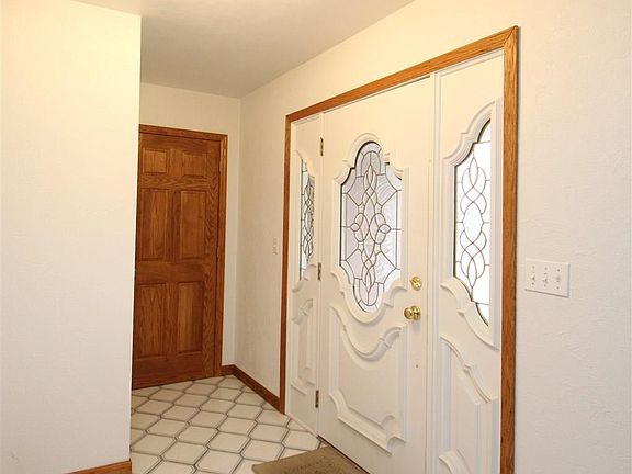 4th image of 418 Zook Ct