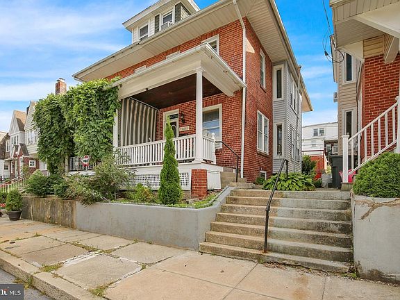 2nd image of 2524 Grant St