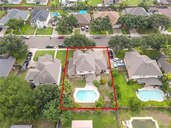 2nd image of 3007 Wisteria Dr