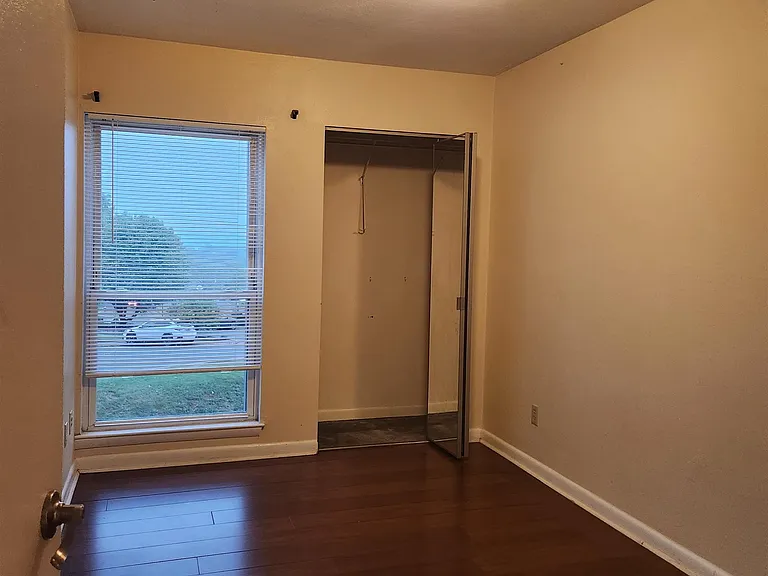 1394 Bradley Dr — Photo 19