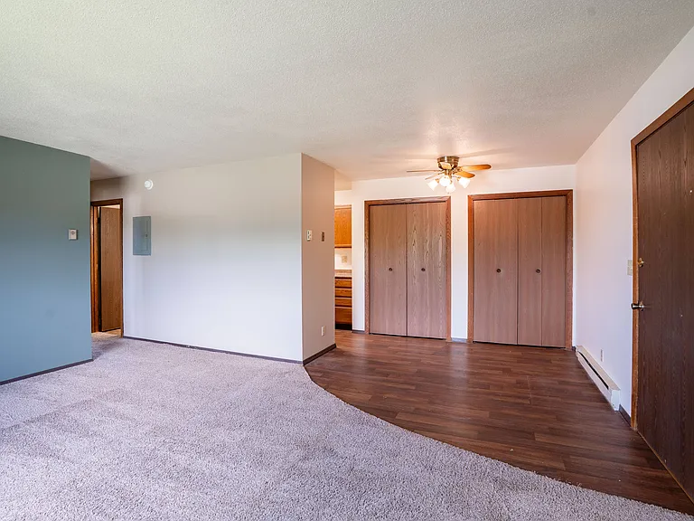 Fargo, ND Summerfield Apartments | 21A | Living