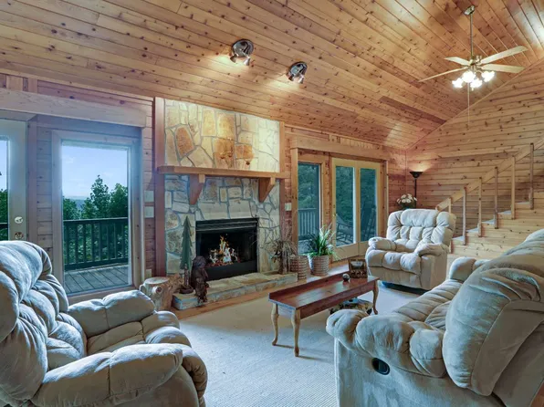 89 Lower Knob Path, Hayesville, NC 28904