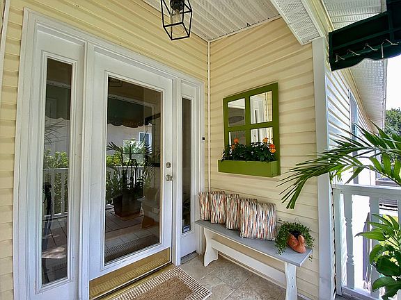 4th image of 1408 Poinsettia Ave