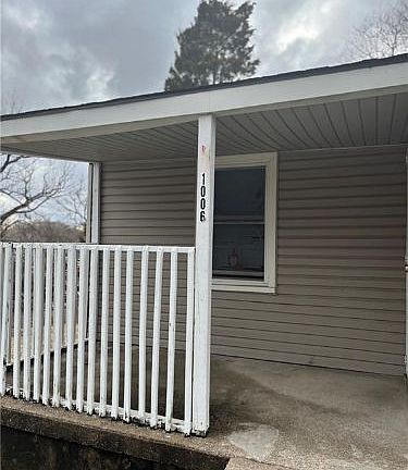 3rd image of 1006 S Harris Ave