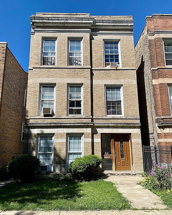 1st image of 2944 N Rockwell St #3