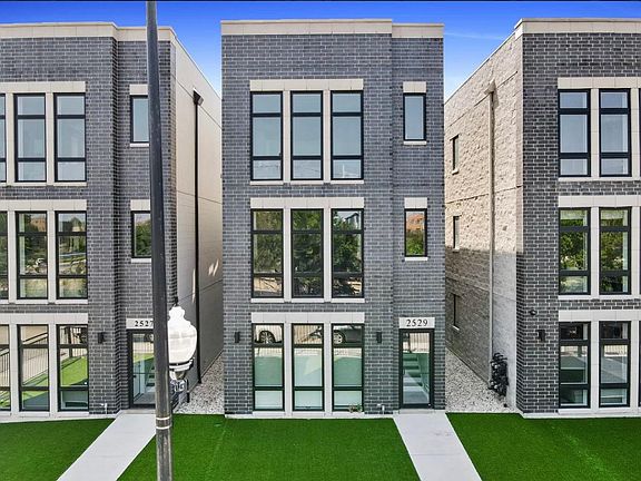 2nd image of 2529 W Congress Pkwy #3