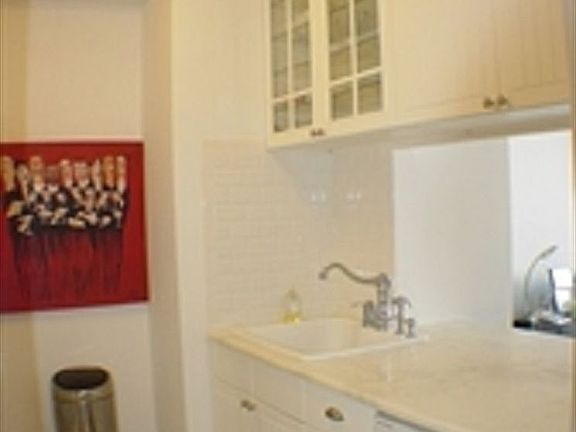 4th image of 111 W 67th St APT 20D