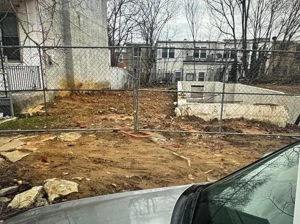 3842 Fairmount Ave, Philadelphia, PA 19104