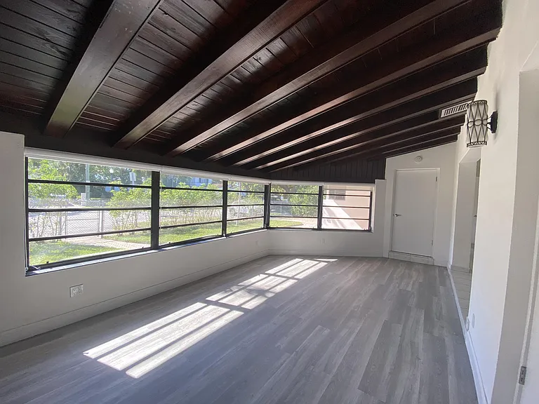 1101 Bay Dr — Photo 31