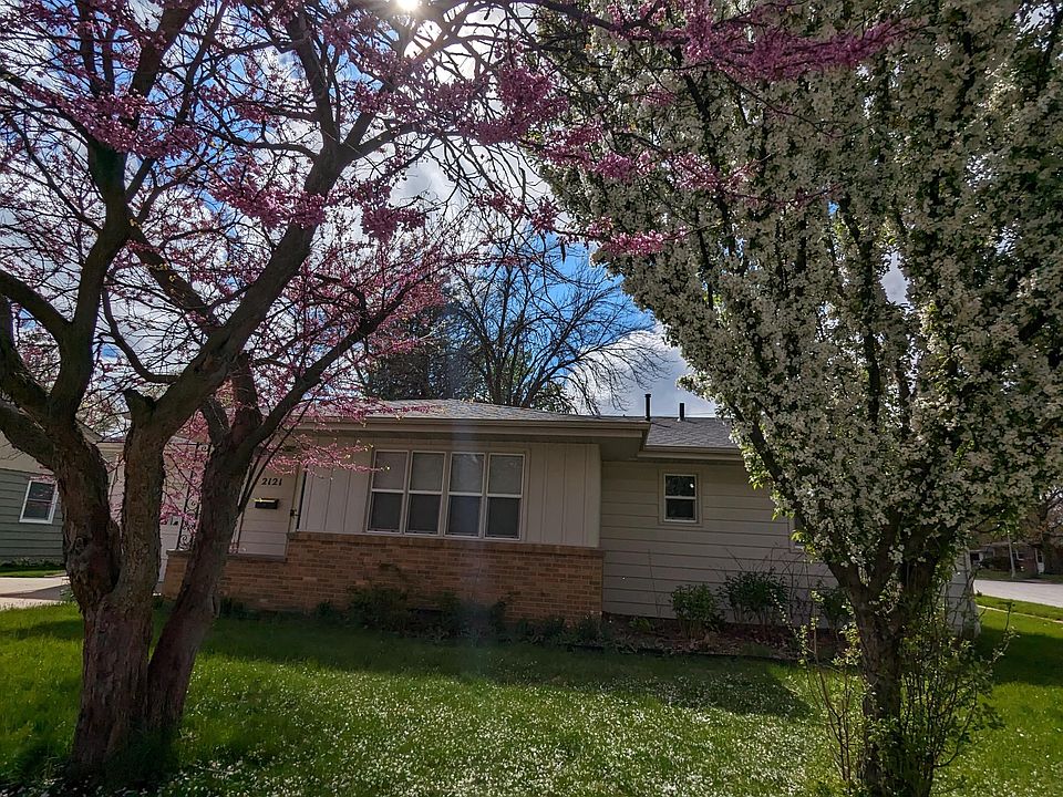 1st image of 2121 Burnett Ave