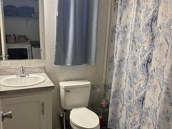 5th image of 1405 Farrell Ave