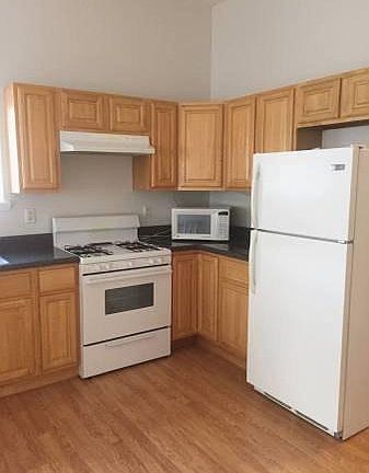 3rd image of 828 McKean St