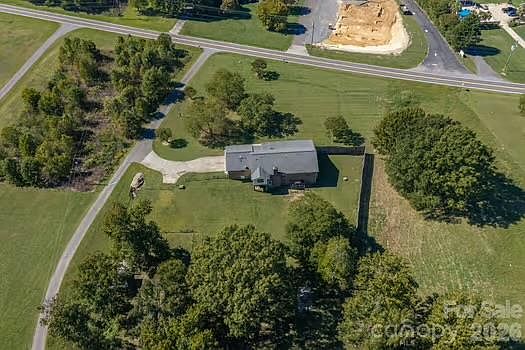 5th image of 131 Patrick Rd