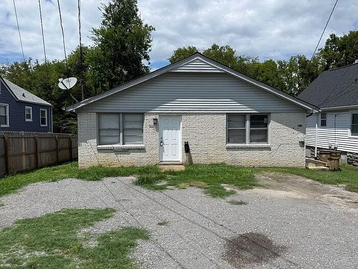 211 Robinwood Ave — Photo 2
