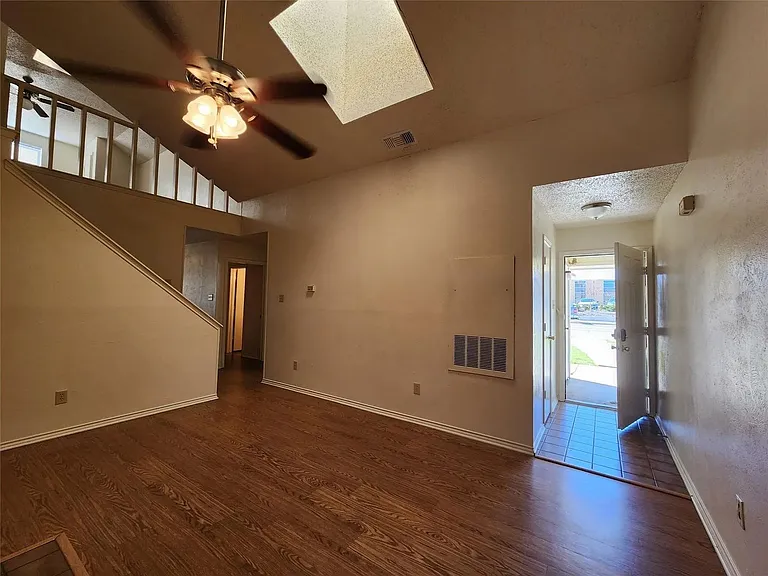 3008 N Bell Ave — Photo 6