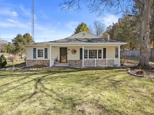 N9056 East Miramar DRIVE, East Troy, WI 53120