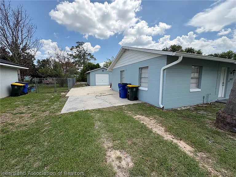 3127 King Dr — Photo 2