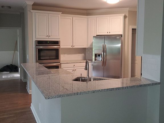 5th image of 3090 Walnut Creek Dr