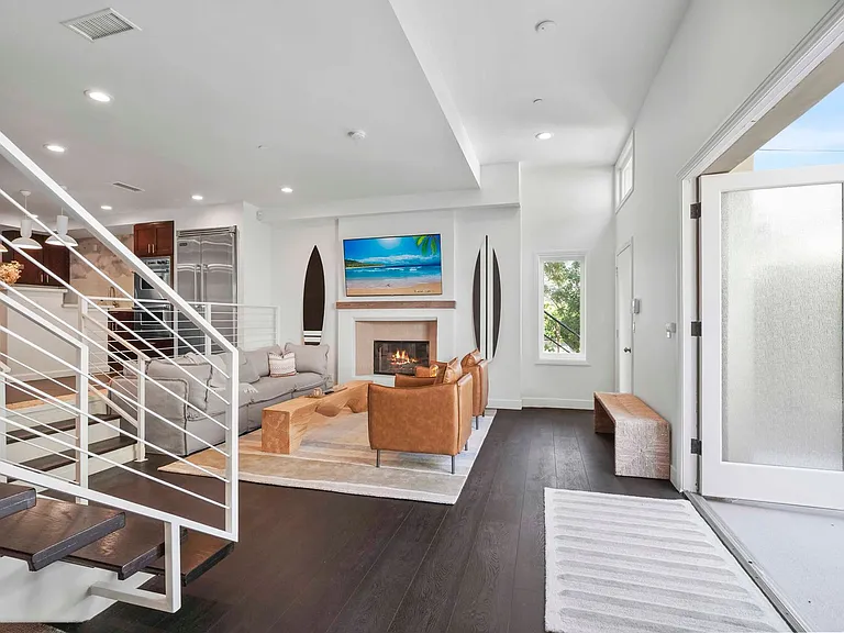 9842 Portola Dr — Photo 8