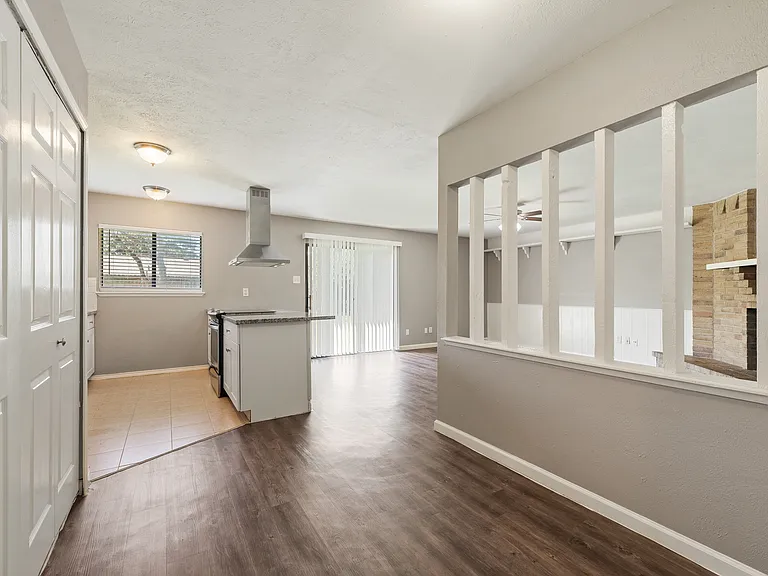 17615 Autumn Hills Dr — Photo 9
