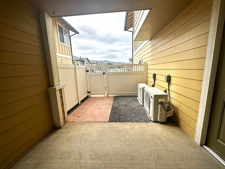 724 Kakala St #1604D — Photo 12