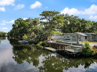 40 Lee Ter, Inglis, FL 34449