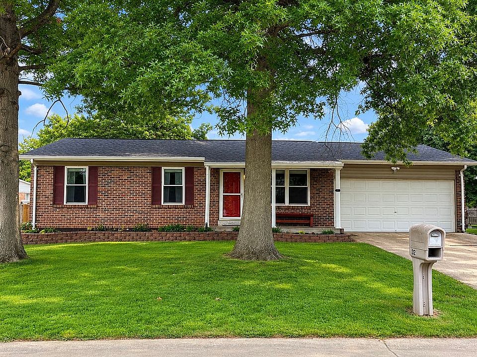 1st image of 32 Gardenview Dr