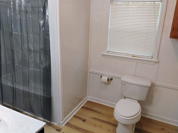 4th image of 300 N Independent St