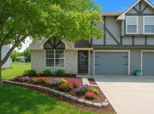 1137 Dean Dr, Grain Valley, MO 64029