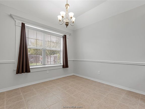 5th image of 105 Hartford Dr