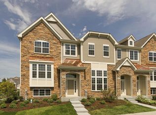 347 Saunders Cir, Carol Stream, IL 60188